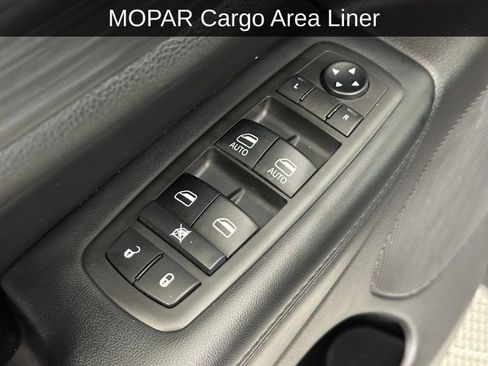 Used 2021 Jeep Grand Cherokee Laredo X AWD/4WD image 28