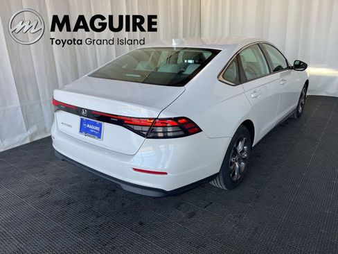 Used 2023 Honda Accord EX image 31