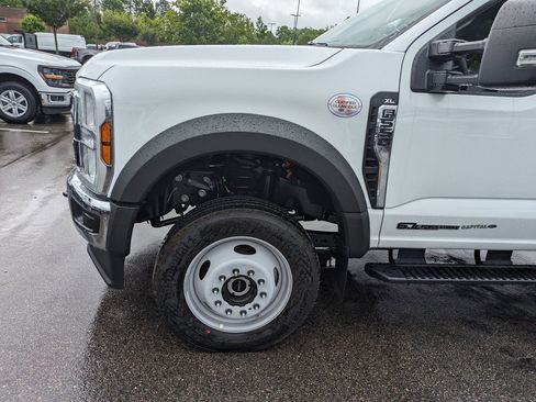 New 2025 Ford F550 4x4 Crew Cab image 10