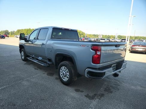 Used 2025 Chevrolet Silverado 2500 LT w/ Convenience Package AWD/4WD image 7
