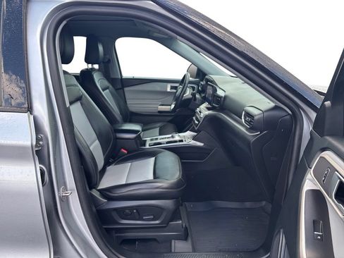 Used 2023 Ford Explorer XLT w/ Equipment Group 202A RWD image 22
