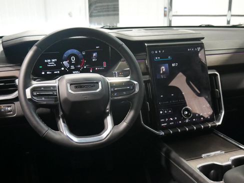 Used 2024 GMC Acadia Denali image 14