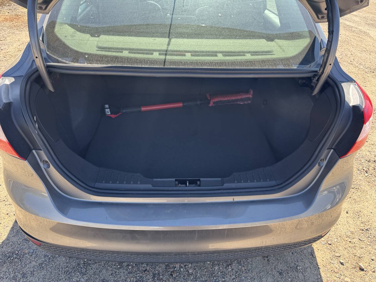 Used 2013 Ford Focus SE FWD image 23