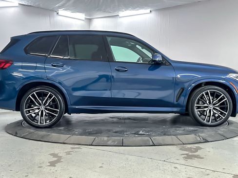 Used 2023 BMW X5 xDrive40i w/ M Sport Package AWD/4WD image 8