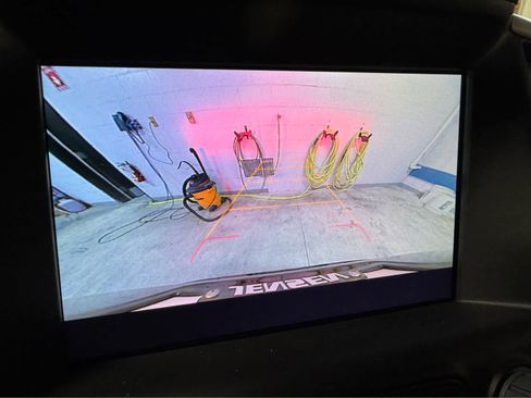 Certified 2024 GMC Terrain SLT w/ Infotainment Package II image 17