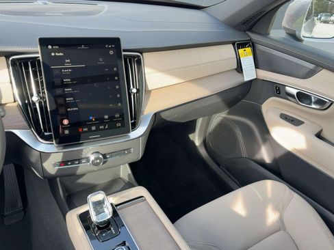 New 2026 Volvo XC90 B6 Plus w/ Protection Package Premier image 26