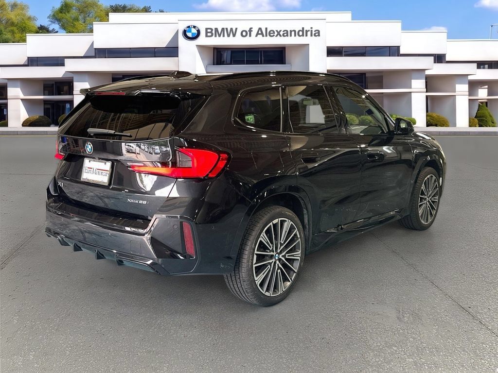 Used 2023 BMW X1 xDrive28i w/ M Sport Package AWD/4WD image 5