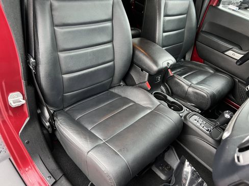 Used 2012 Jeep Wrangler Unlimited Sahara w/ Connectivity Group image 21