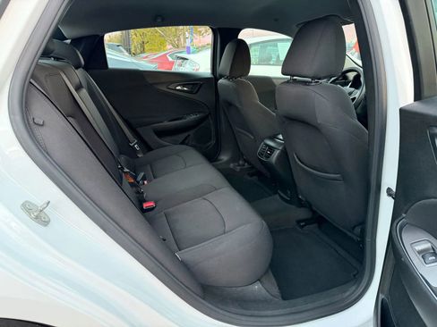 Used 2021 Chevrolet Malibu LT image 8