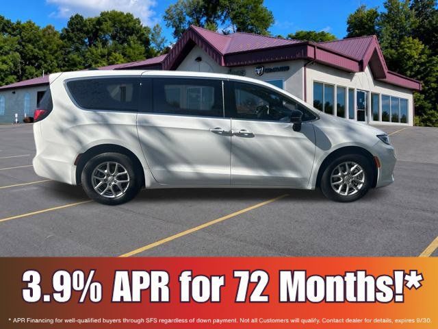 New 2026 Chrysler Pacifica Select FWD image 3