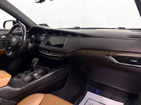 Used 2019 Cadillac XT4 Premium Luxury image 31