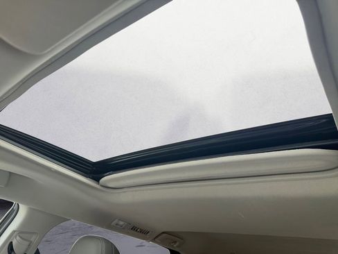 Used 2024 Toyota Sienna XLE image 24