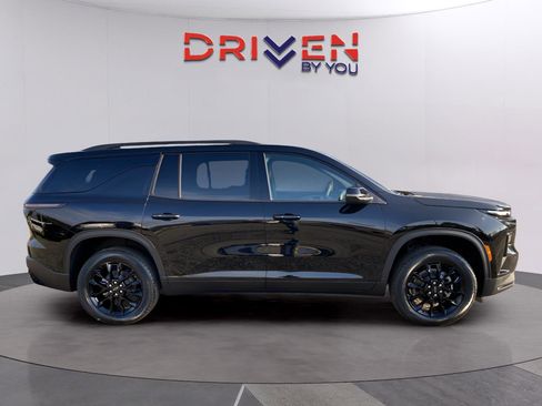 New 2026 Chevrolet Traverse LT w/ Midnight/Sport Edition image 5