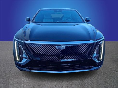 New 2026 Cadillac Lyriq Luxury image 2
