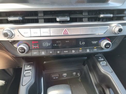 Used 2025 Kia Telluride S AWD/4WD image 13