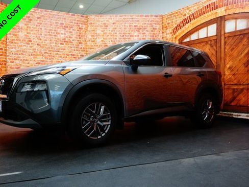 Used 2023 Nissan Rogue S image 3