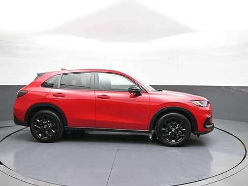 Certified 2025 Honda HR-V Sport image 5