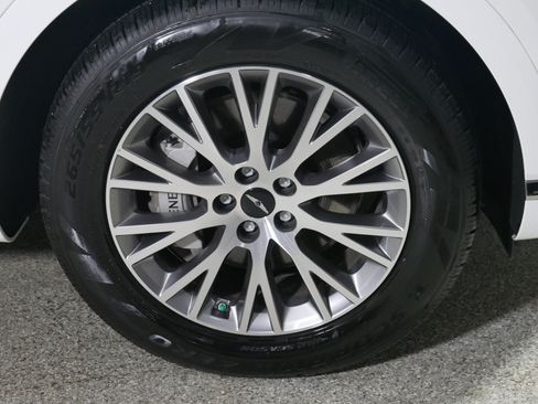 Certified 2025 Genesis GV80 2.5T Standard AWD/4WD image 15