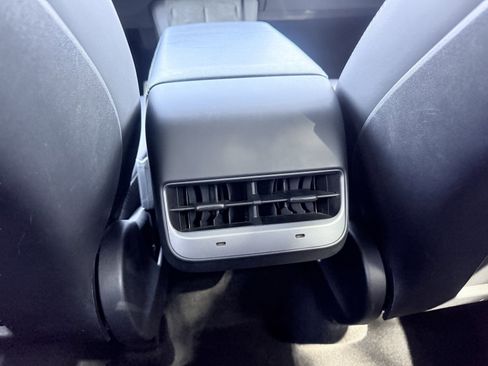 Used 2023 Tesla Model Y Performance image 48