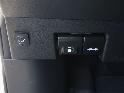 Used 2023 Nissan Kicks SR w/ SR Premium Package FWD image 20