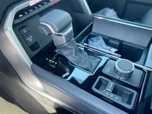 New 2025 Toyota Tundra Platinum image 28