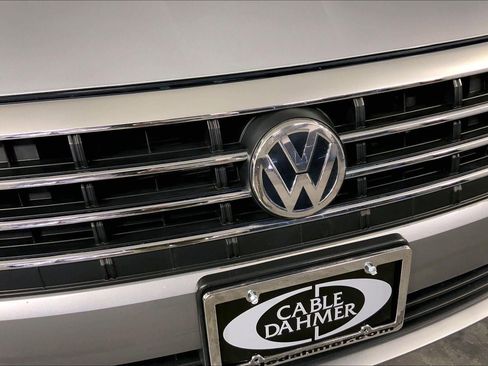 Used 2020 Volkswagen Jetta SEL Premium image 29