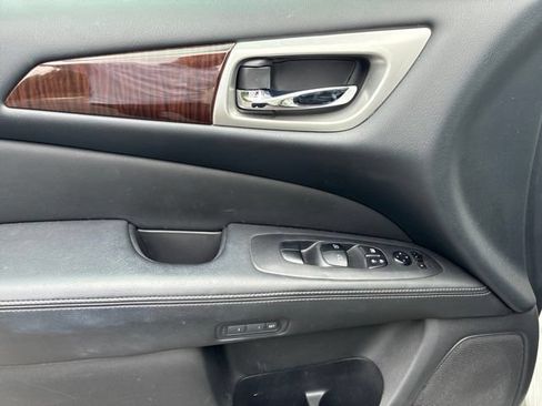 Used 2016 Nissan Pathfinder SL w/ SL Tech Package AWD/4WD image 14
