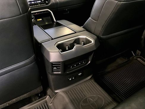 Used 2024 Toyota Tundra Platinum AWD/4WD image 28