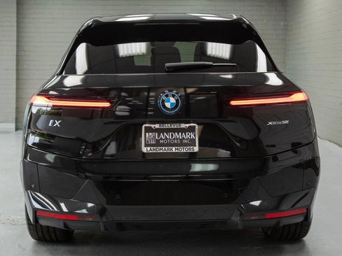 Used 2024 BMW iX xDrive50 w/ Premium Package AWD/4WD image 28