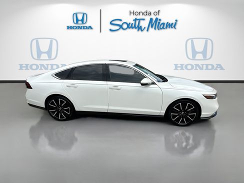 Used 2023 Honda Accord Touring image 8