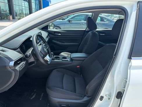 Used 2020 Nissan Altima 2.5 S FWD image 8