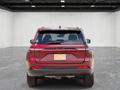 Used 2023 Jeep Grand Cherokee Altitude