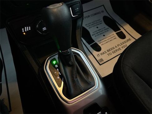 Used 2022 Jeep Renegade Sport image 26