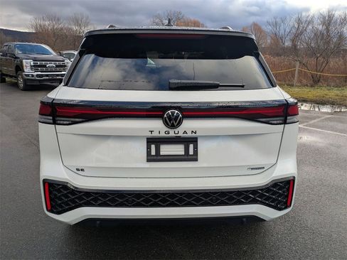 New 2026 Volkswagen Tiguan SE R-Line image 4