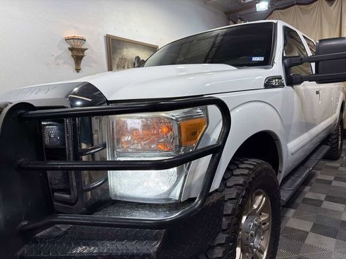 Used 2014 Ford F250 Lariat w/ Lariat Interior Package image 8