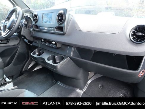 Used 2024 Mercedes-Benz Sprinter 2500 image 20