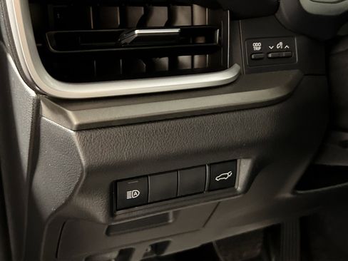 Used 2024 Toyota Grand Highlander AWD image 33