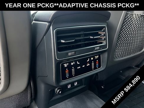 Used 2019 Audi Q8 Prestige w/ Adaptive Chassis Package AWD/4WD image 27