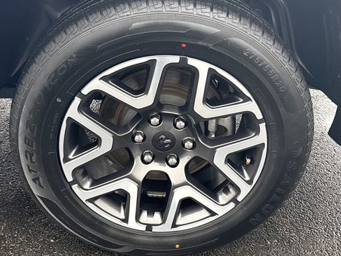 Used 2025 RAM 1500 Laramie image 12