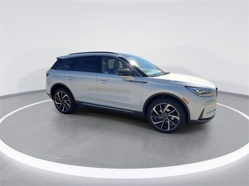 New 2026 Lincoln Corsair Reserve image 2