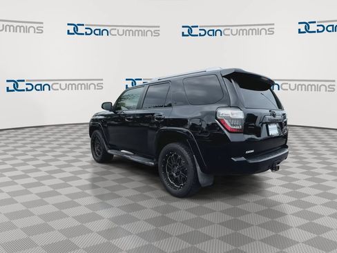 Used 2017 Toyota 4Runner SR5 AWD/4WD image 7