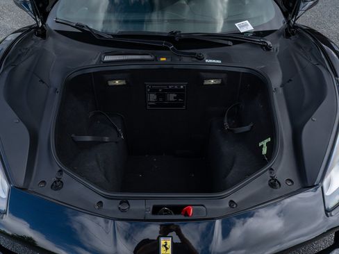 Used 2018 Ferrari 488 GTB RWD image 23