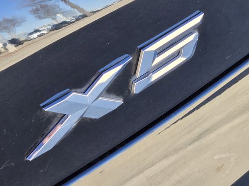 Used 2022 BMW X5 xDrive40i w/ M Sport Package image 16