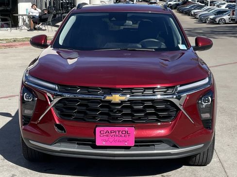 Certified 2025 Chevrolet Trax LT image 6