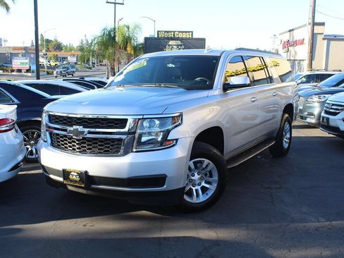 Used 2018 Chevrolet Suburban LS RWD image 36