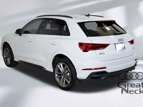 Certified 2025 Audi Q3 2.0T Premium w/ Convenience Package image 8
