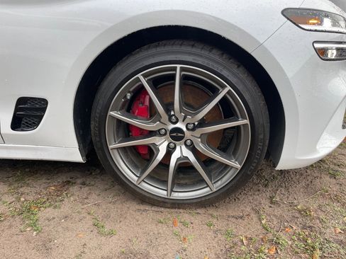 Used 2025 Genesis G70 2.5T image 31