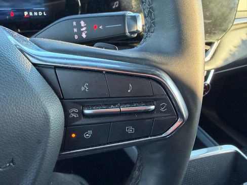 Used 2025 Chevrolet Equinox LT image 11