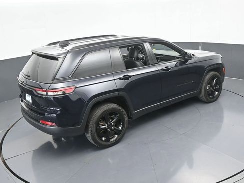 Used 2024 Jeep Grand Cherokee Limited w/ Black Appearance Package image 54