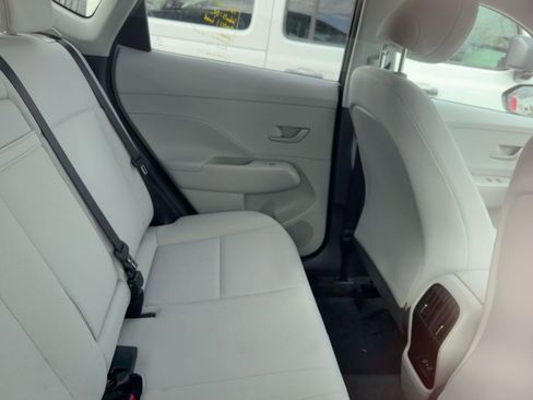 Used 2025 Hyundai Kona SEL image 10